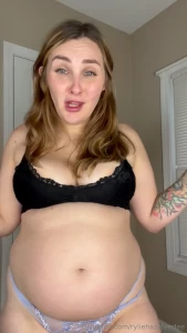 ryliehazefeedee - I need to edit this curvage clip asap i have a very tipsy aftermath 