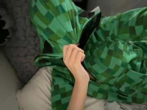 Creeper hoodie 3 part 1