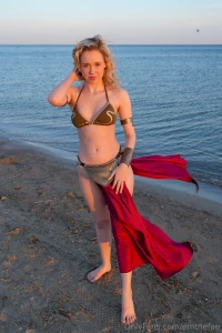 I was wondering should i send out these cheeky leia pics that would ve