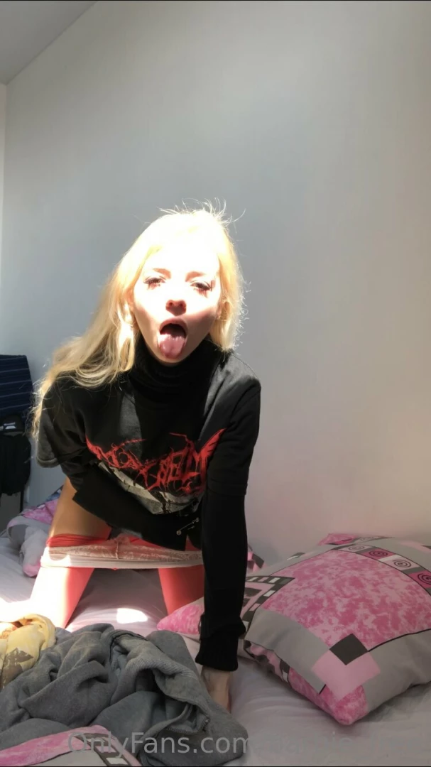Put it on my tongue 