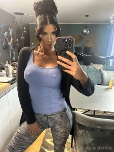 If you zoomed in i m not judging