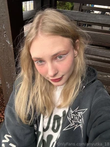 This isn t a hot girl summer this is frozen heartbreak on glossed lips