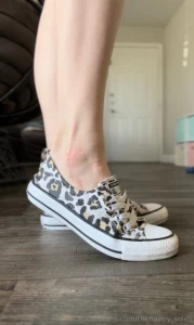 Another day another day of errands wearing no socks hehe peep the toe part 3
