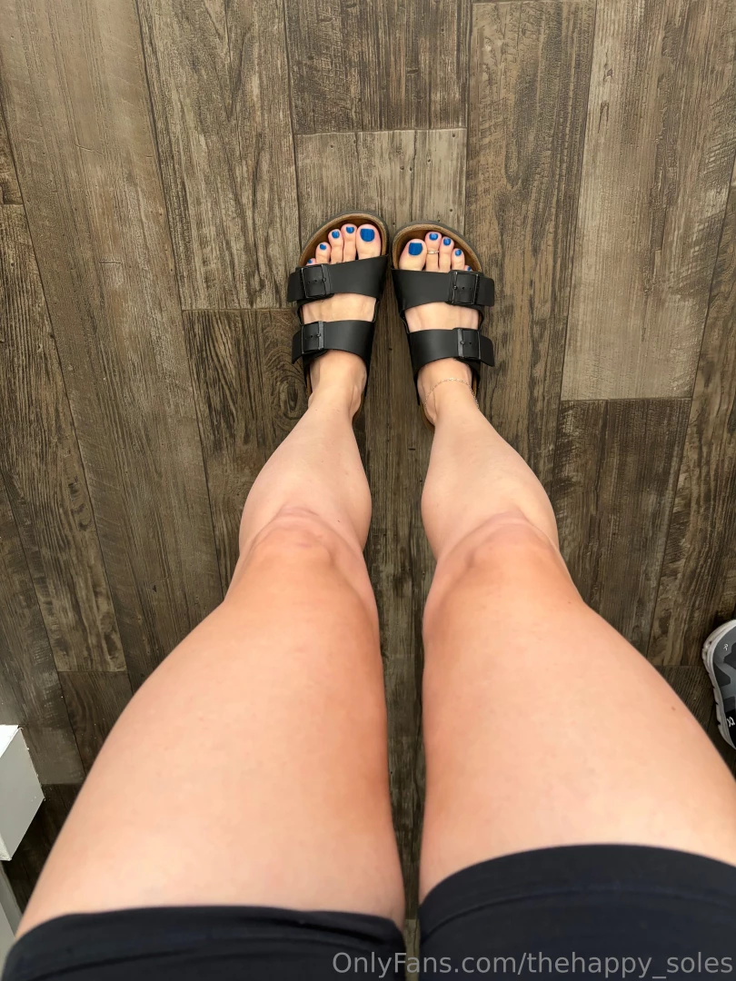 Missing my black nails sooooo going to get them changed back thinking 