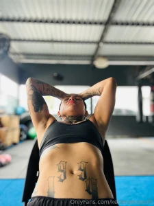 Bom dia com muita pregui a good morning very lazy