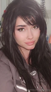 Who has the prettiest green eyes