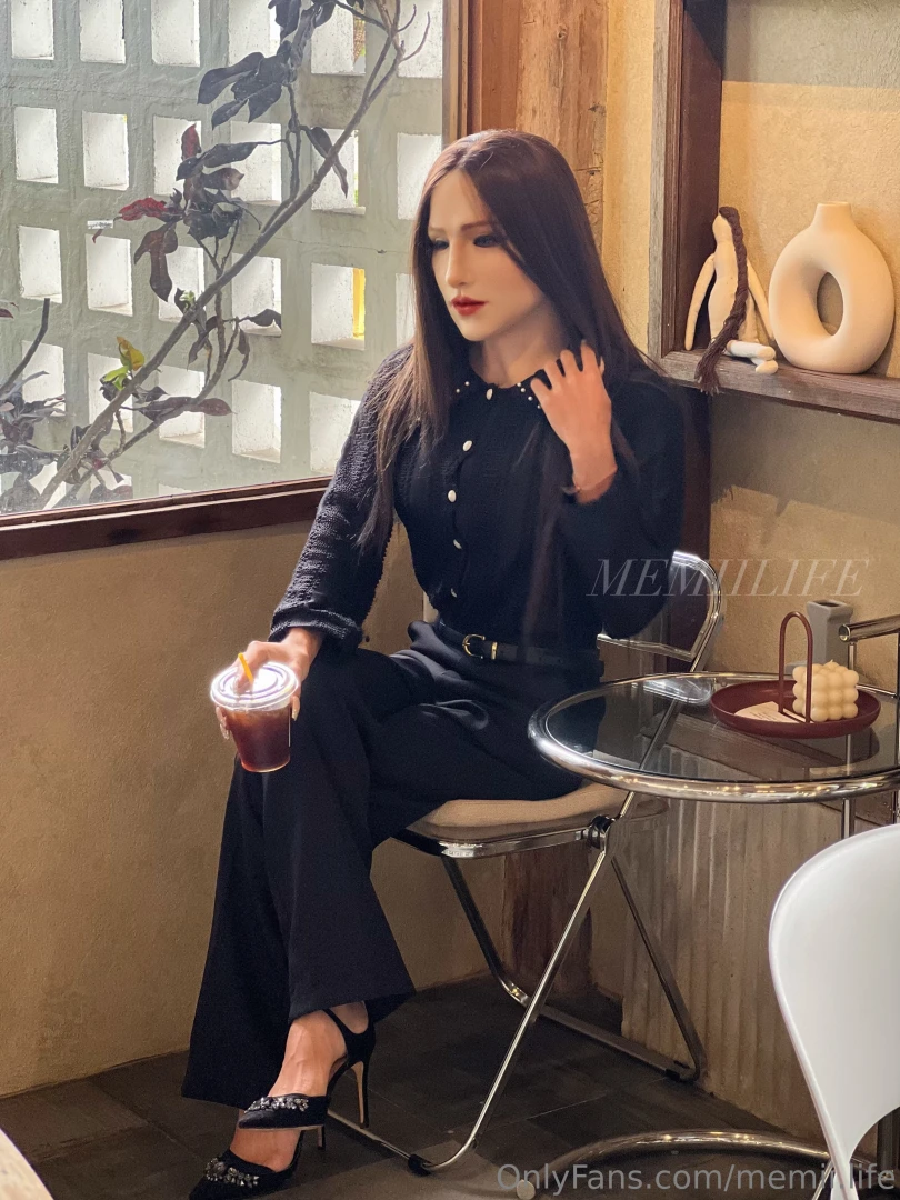 Wearing a mask on vacation is back i love going to cafes drinking part 1 