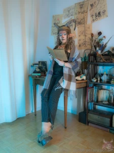 Que peut bien contenir son carnet what could his notebook contain