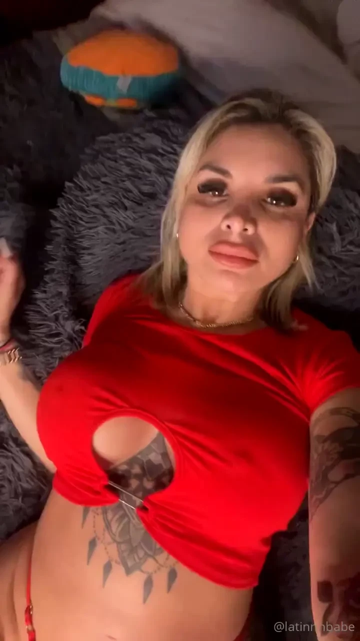 You wanna play with mommy 