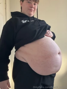 No wonder i m getting so tired so easily this stuffed belly is massive