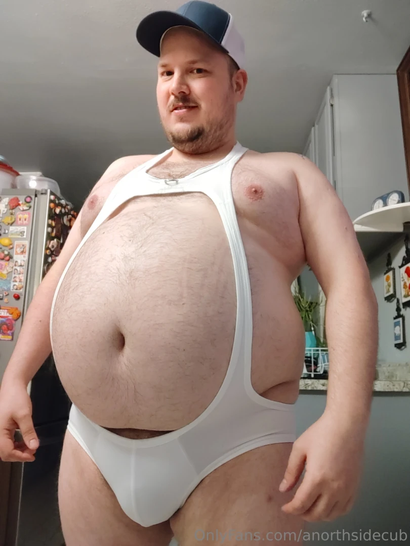 Some ass and belly pics in my singlet from last night part 8 