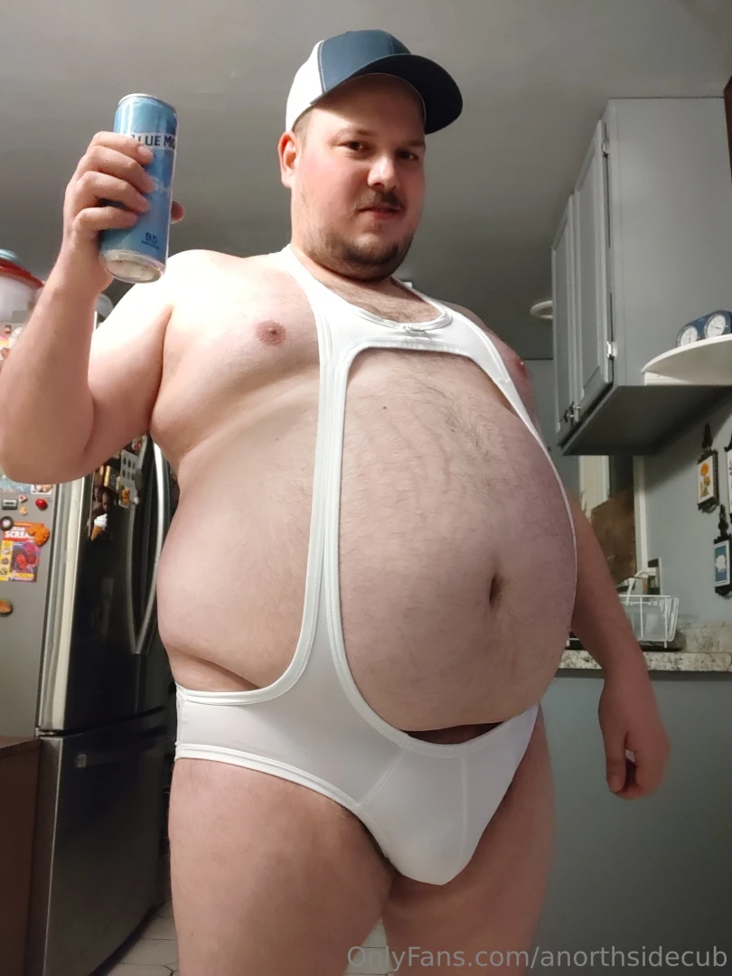 Some ass and belly pics in my singlet from last night part 3 