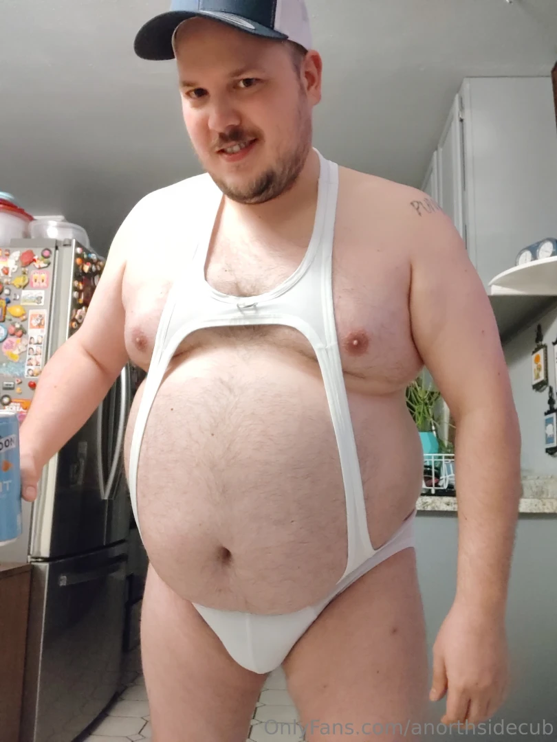 Some ass and belly pics in my singlet from last night part 6 