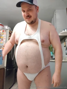 Some ass and belly pics in my singlet from last night part 6