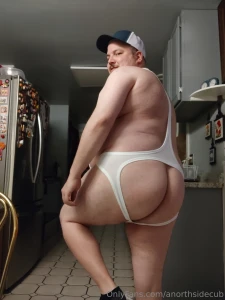 Some ass and belly pics in my singlet from last night