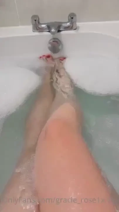 Bathtime after a long weekend before shave 