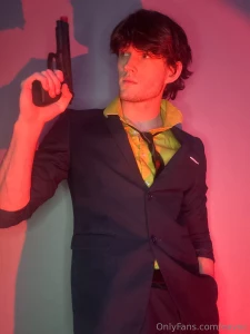 Can i point you my gun