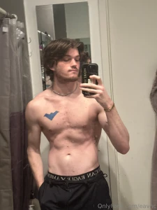 Not flexing just existing like this