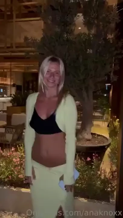 Dance with me all night long 