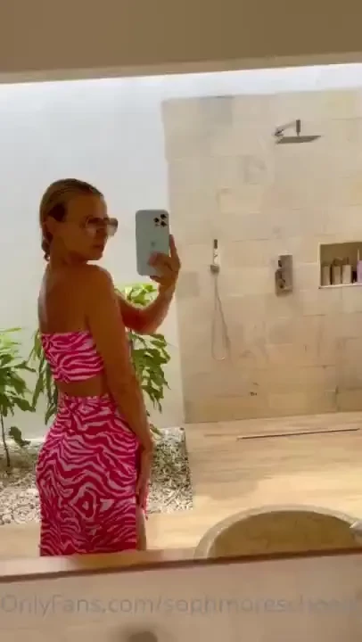 Good morning baby like my outfit 