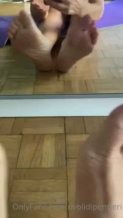 Feet in a mirror 