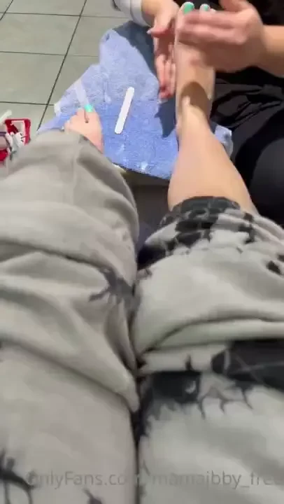 Full video 9 minutes long went to the nail salon and got my toe nails 