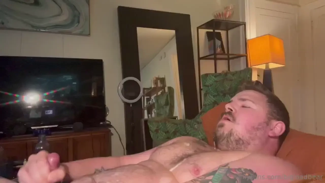 Editing my video with rusty and i had to cum again 