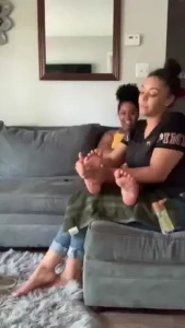 G g foot massage