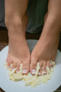 My feet make you go bananas part 6