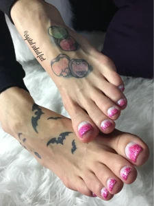 Preview of my latest winter pedi part 4