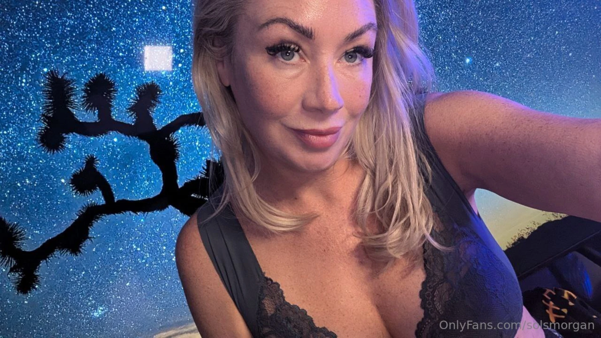 What do u think of my backround do u like it 