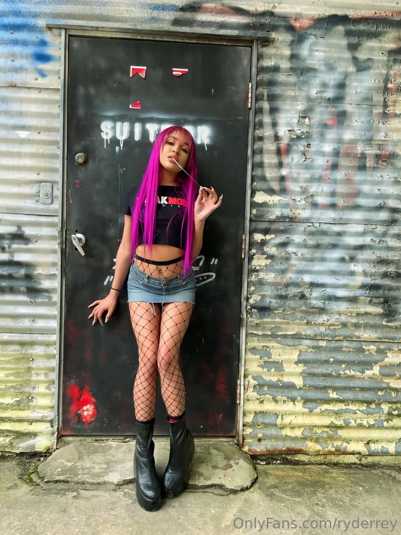 Fun fact i got on my knees for the guy behind the camera after this 