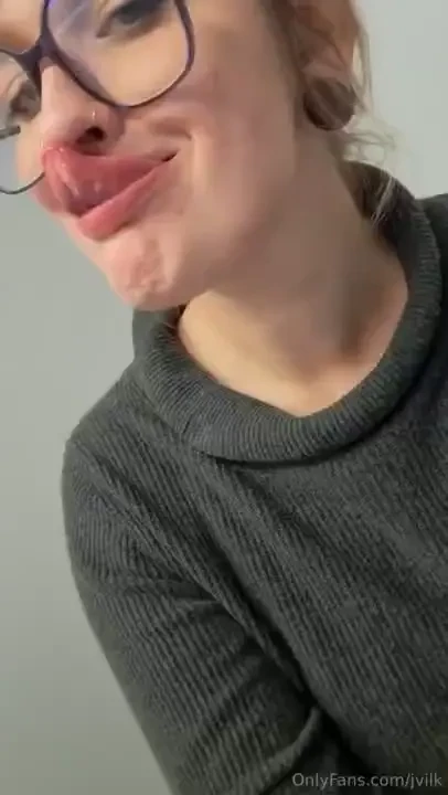 Worship my loooong giantess tongue part 1 