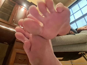 Bow down start worshipping if you can even handle these giant feet part 4