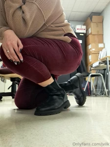 Hello from under my stompersssss