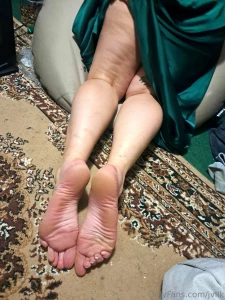 Press your face into these sweaty soles part 1