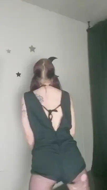 Wednesday booty wiggles 