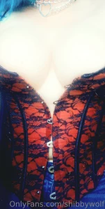 Un oh my corset malfunctioned