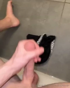 Jerking it till i cum on my abs fuck it 1st of the month turn auto