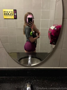 Just went to the gym let s fuck in the shower 3