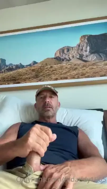 A totally lame cumshot but if you swallowed it it would taste good 