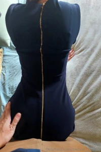 Perfect little hourglass from behind lady in the street freak in the