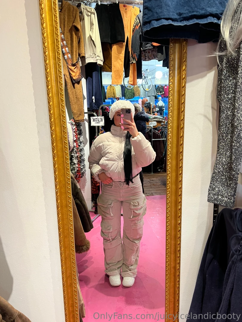 Reflecting on good vibes and great selfies 