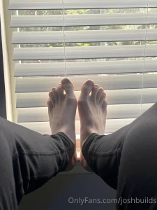 Lighting was too good on my feet