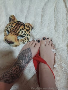 Do you prefer with leopard mask or without