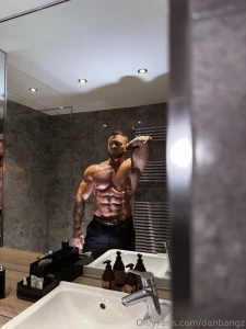 What s the first word you can think when you re staring at my body