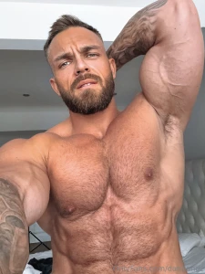 Confidence looks good on me doesn t it but then again it s not