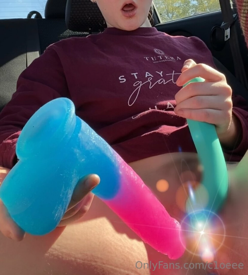 I play w my pussy in the car in public 3 5 min 