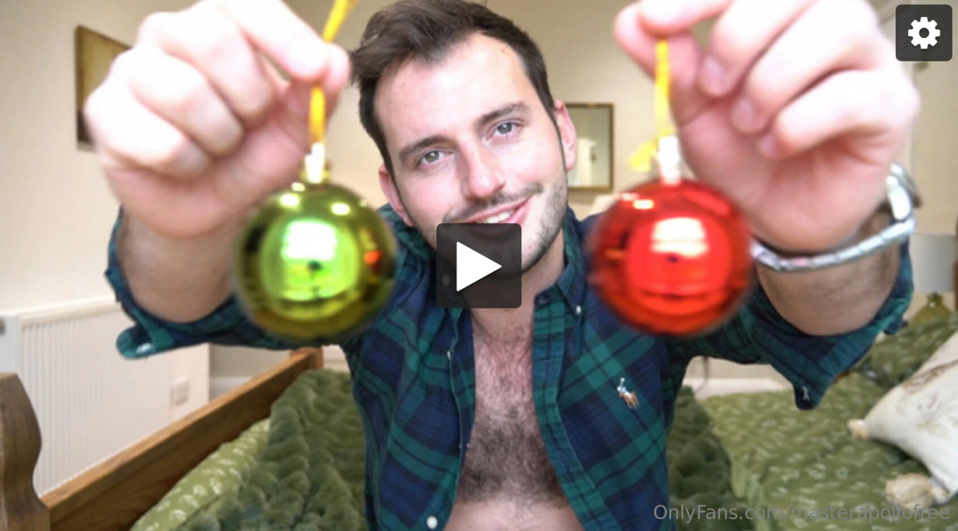 Day 2 of christmas red green baubles - xmas inhale length 11 mins 15 part 1 