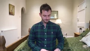 Day 2 of christmas red green baubles - xmas inhale length 11 mins 15